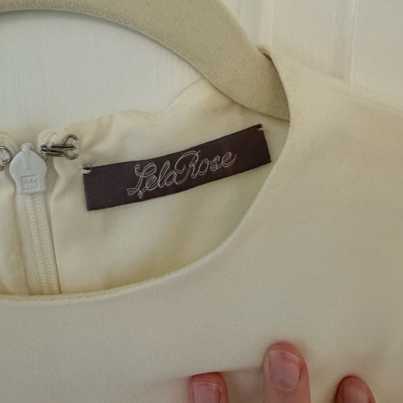 Lela Rose White Crepe Ruched Blouse Size 8 - Picture 3 of 7